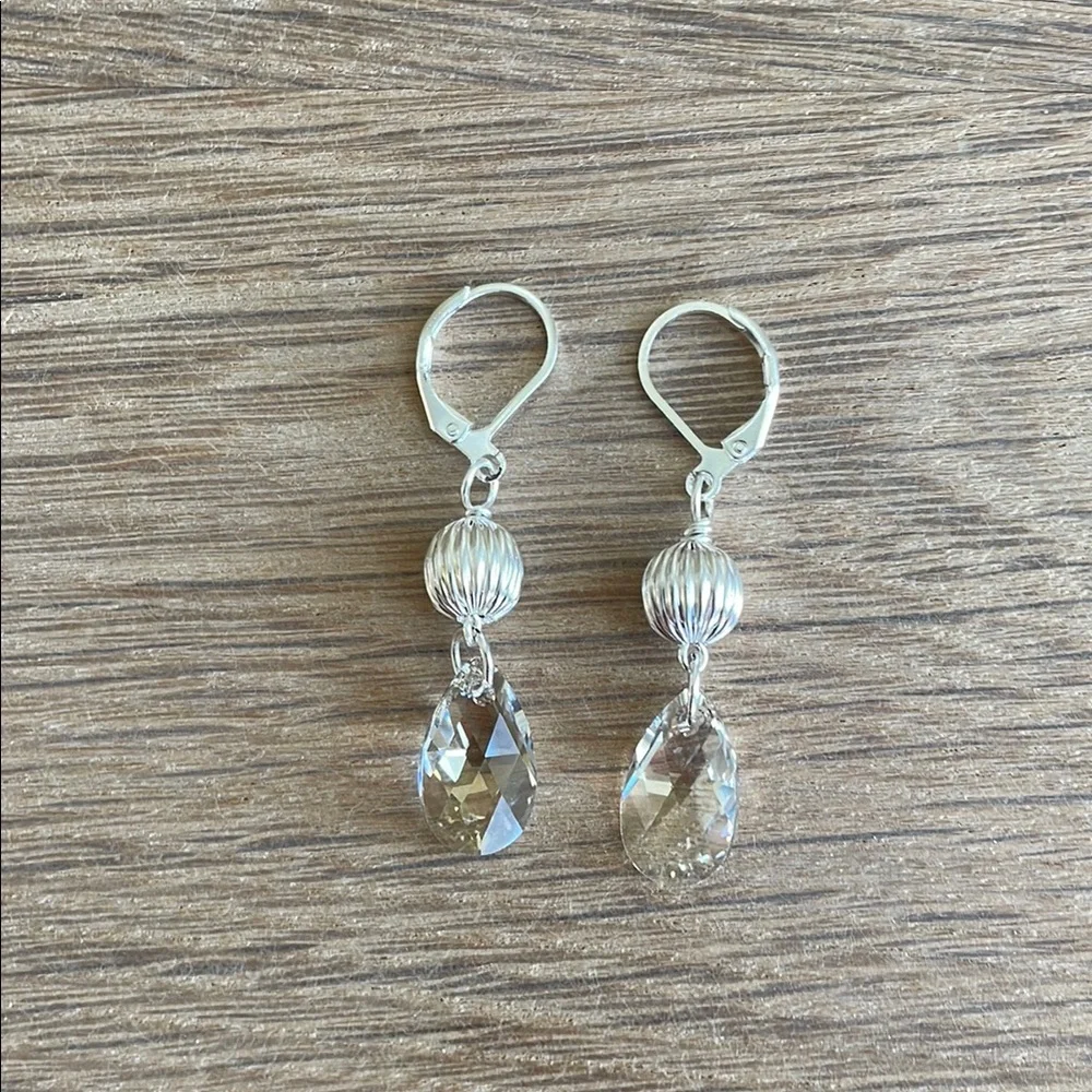 HAND CRAFTED PIERCED EARRINGS SILVER SHADE SWAROVSKI Pear Drop Crystal Dangles